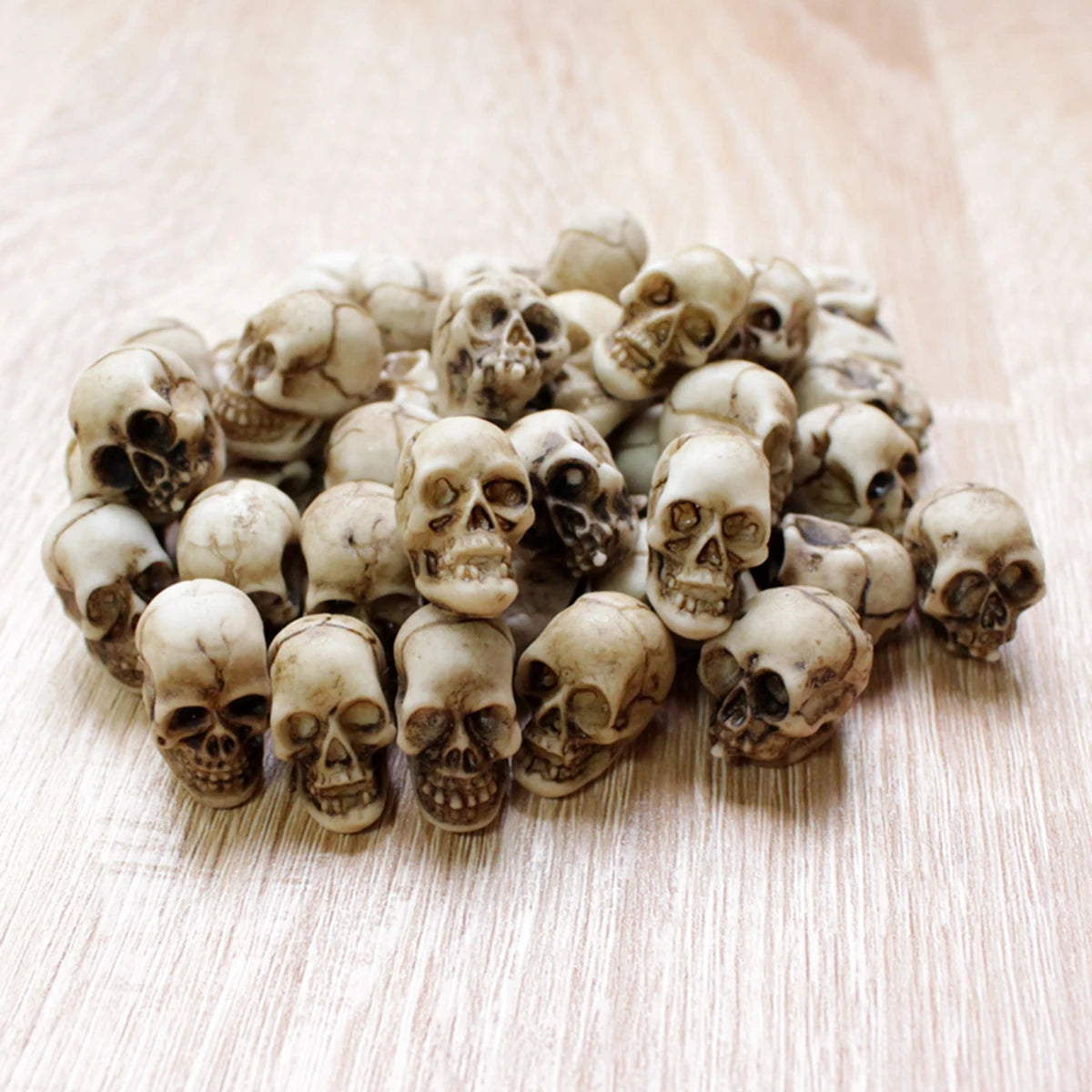 Mini Skull Figurines Set of 20 — Gothic Skeleton Head Bonsai & Garden Decor for Halloween & Dark Home